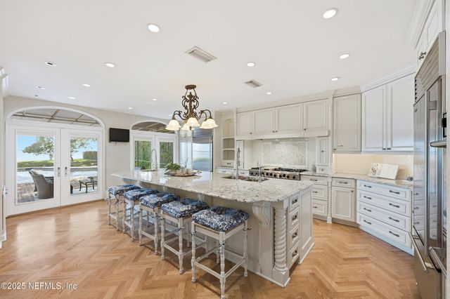 1878 AVONDALE Circle, Jacksonville, FL 32205