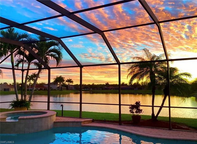 2239 Grove DR, Naples, FL 34120