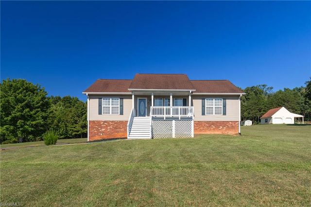 1055 Josephs Lane, Pinnacle, NC 27043