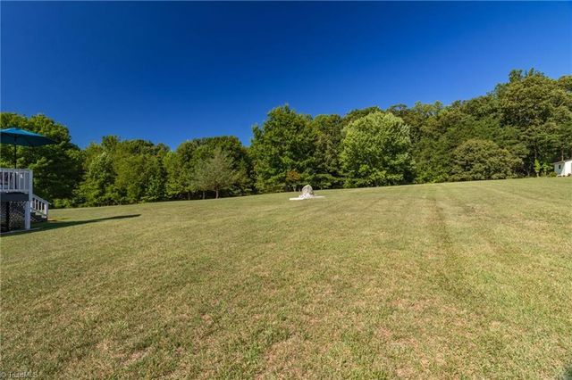1055 Josephs Lane, Pinnacle, NC 27043