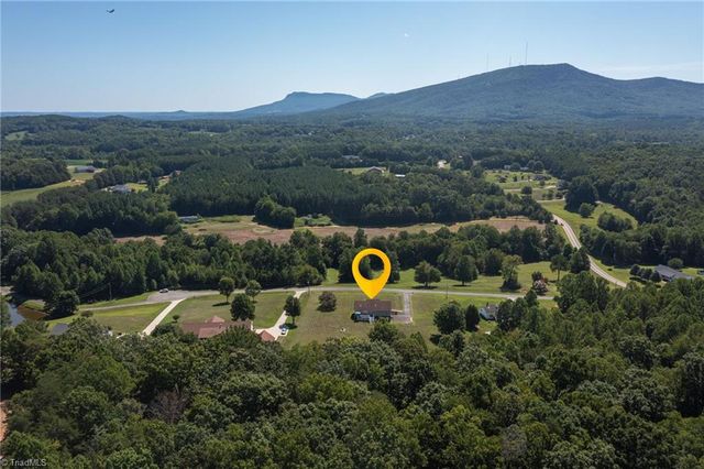 1055 Josephs Lane, Pinnacle, NC 27043