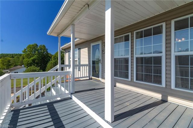 1055 Josephs Lane, Pinnacle, NC 27043
