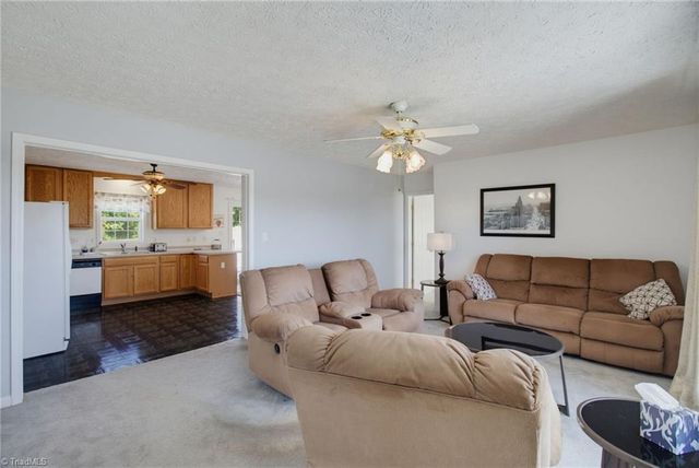 1055 Josephs Lane, Pinnacle, NC 27043