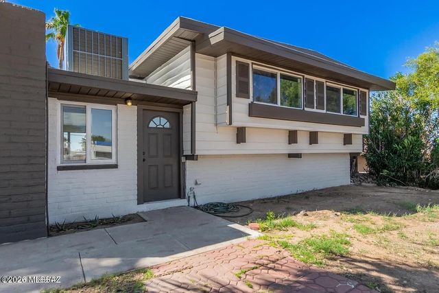8282 E 18th Street, Tucson, AZ 85710