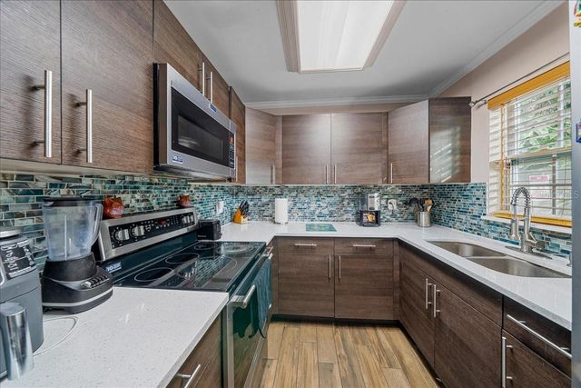 8307 ESPERANZA STREET, Orlando, FL 32817