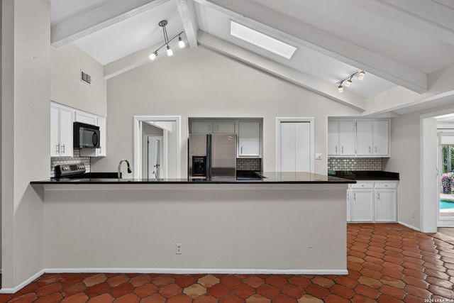 13046 N Hunters, San Antonio, TX 78230