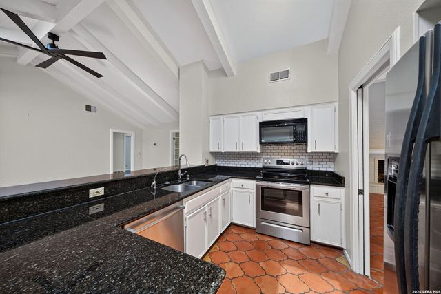 13046 N Hunters, San Antonio, TX 78230