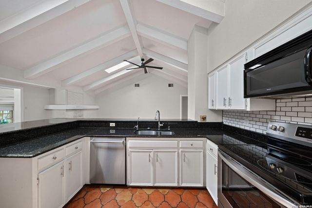 13046 N Hunters, San Antonio, TX 78230