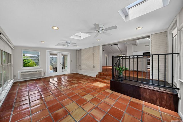 13046 N Hunters, San Antonio, TX 78230