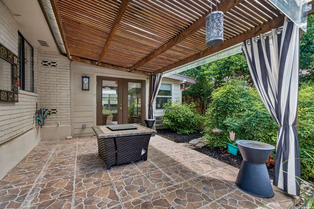 13046 N Hunters, San Antonio, TX 78230