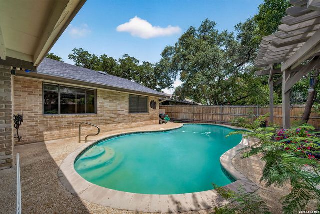 13046 N Hunters, San Antonio, TX 78230