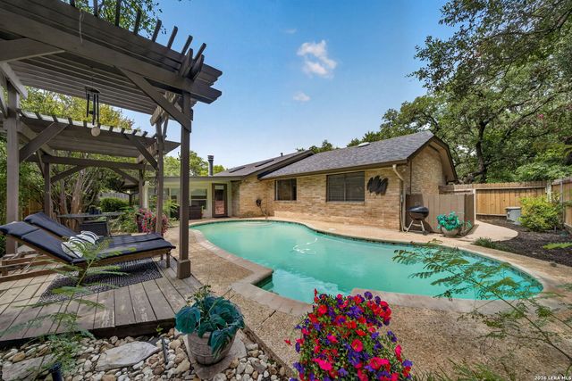 13046 N Hunters, San Antonio, TX 78230