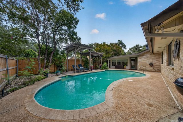 13046 N Hunters, San Antonio, TX 78230