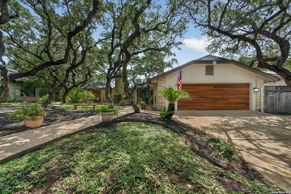 13046 N Hunters, San Antonio, TX 78230