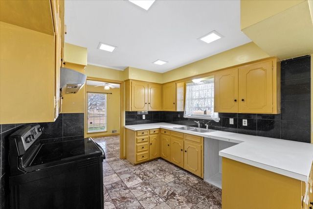 910 Bradfield Drive, Garland, TX 75042