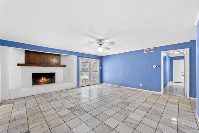 910 Bradfield Drive, Garland, TX 75042