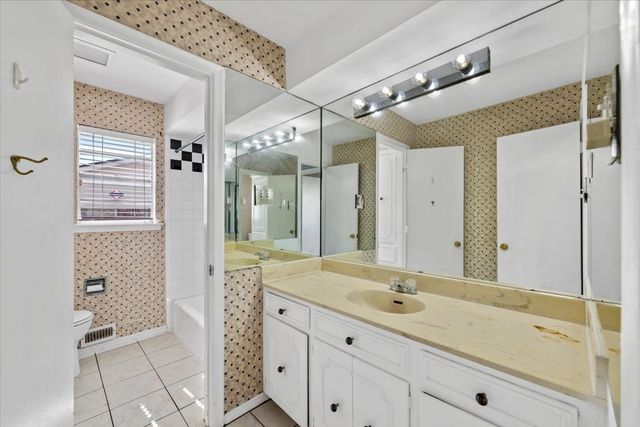 910 Bradfield Drive, Garland, TX 75042