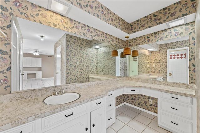 910 Bradfield Drive, Garland, TX 75042