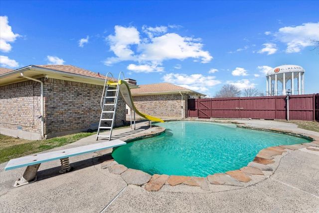 910 Bradfield Drive, Garland, TX 75042