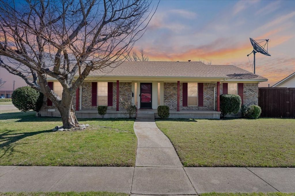 910 Bradfield Drive, Garland, TX 75042