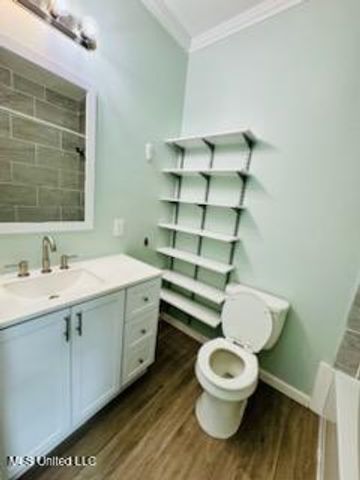 2505 Esplanade Street, B, Ocean Springs, MS 39564