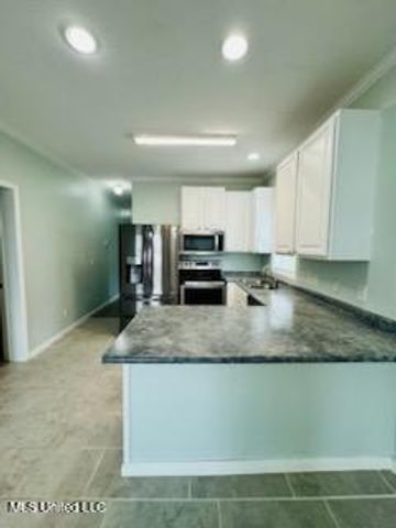 2505 Esplanade Street, B, Ocean Springs, MS 39564