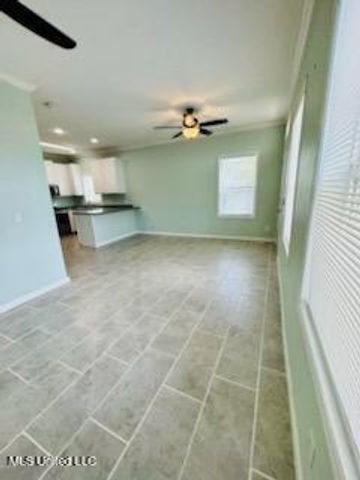 2505 Esplanade Street, B, Ocean Springs, MS 39564