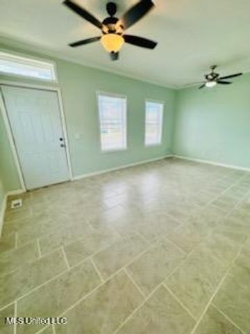 2505 Esplanade Street, B, Ocean Springs, MS 39564