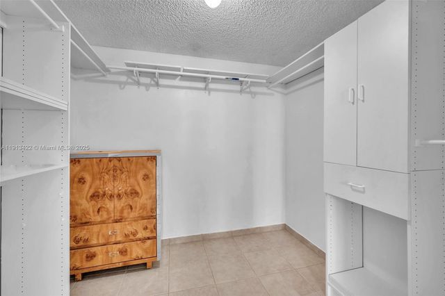 1000 Parkview Dr 229, Hallandale Beach, FL 33009