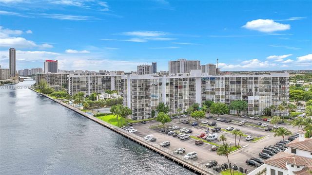 1000 Parkview Dr 229, Hallandale Beach, FL 33009