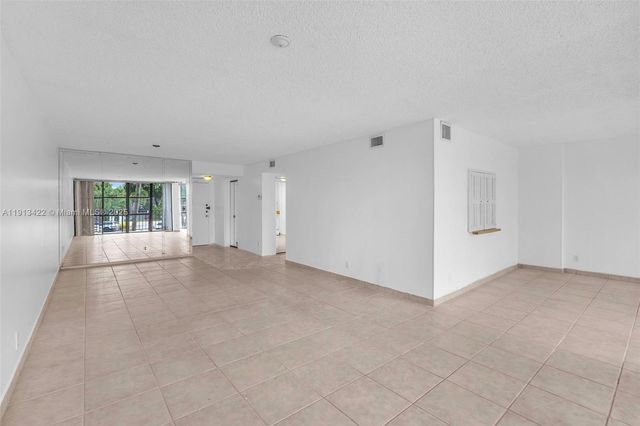 1000 Parkview Dr 229, Hallandale Beach, FL 33009