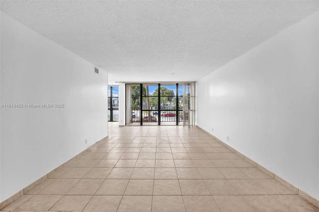 1000 Parkview Dr 229, Hallandale Beach, FL 33009