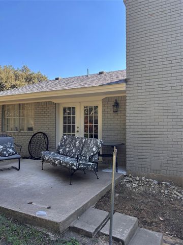 3528 Walton Avenue, Fort Worth, TX 76133