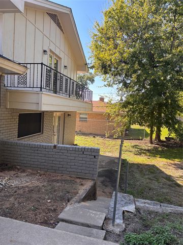 3528 Walton Avenue, Fort Worth, TX 76133