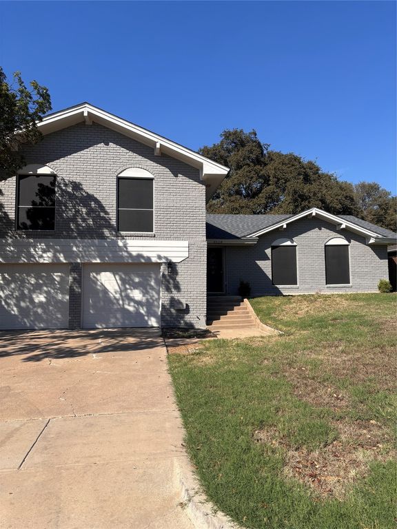 3528 Walton Avenue, Fort Worth, TX 76133
