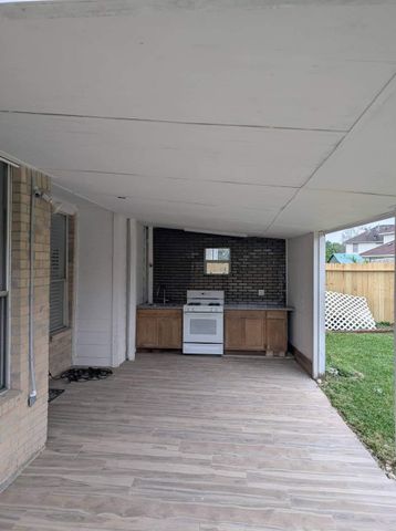 11906 Dinosaur Valley Drive, Sugar Land, TX 77498