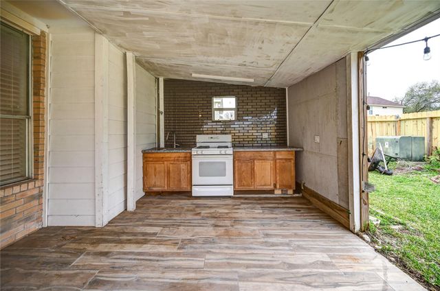 11906 Dinosaur Valley Drive, Sugar Land, TX 77498