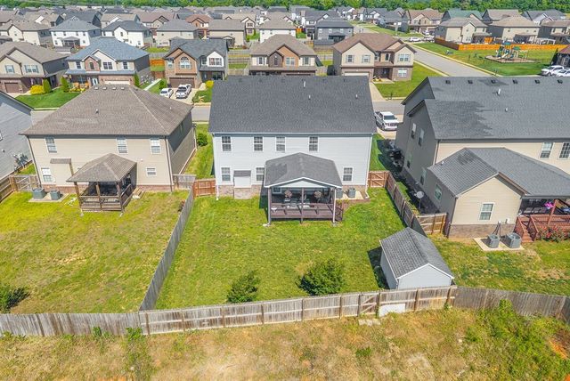 1337 Winterset Dr, Clarksville, TN 37040