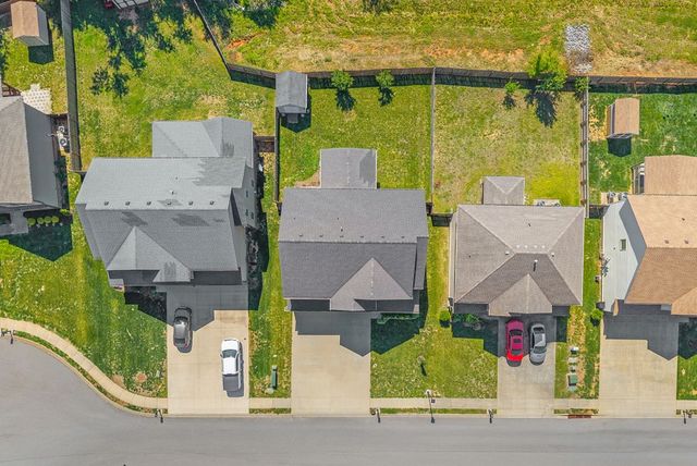 1337 Winterset Dr, Clarksville, TN 37040
