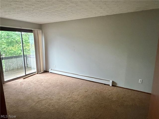 269 2nd Street NE 8, Barberton, OH 44203