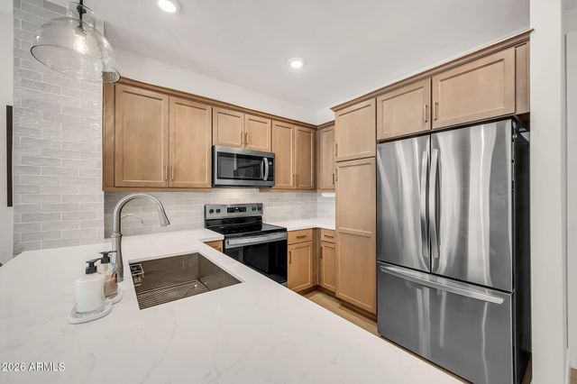 2121 W Sonoran Desert Drive 97, Phoenix, AZ 85085