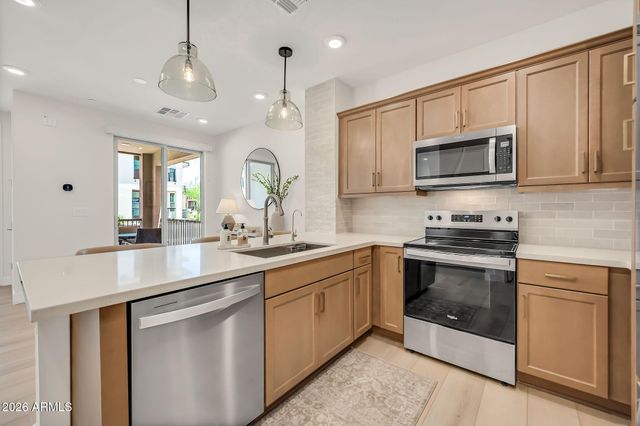 2121 W Sonoran Desert Drive 97, Phoenix, AZ 85085