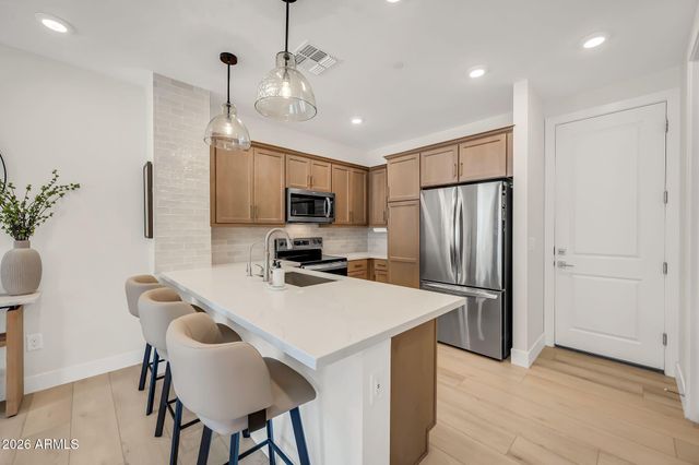 2121 W Sonoran Desert Drive 97, Phoenix, AZ 85085