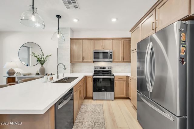 2121 W Sonoran Desert Drive 97, Phoenix, AZ 85085