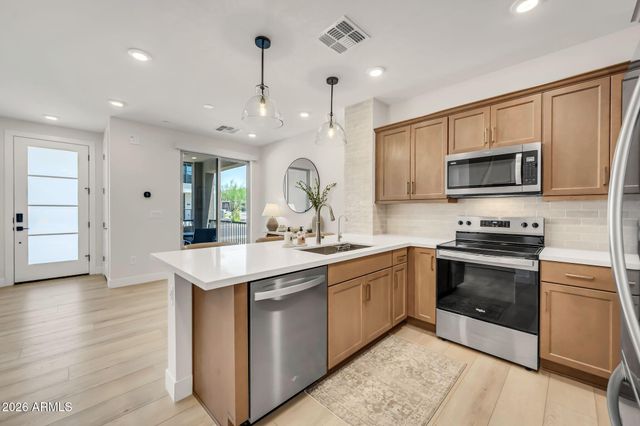 2121 W Sonoran Desert Drive 97, Phoenix, AZ 85085