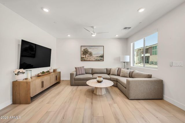 2121 W Sonoran Desert Drive 97, Phoenix, AZ 85085