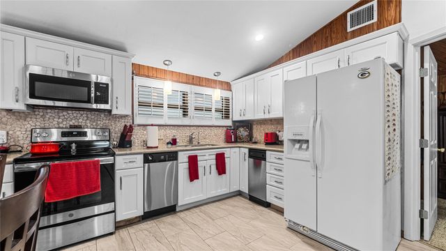 1417 8th Street, Dickinson, TX 77539