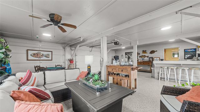 1417 8th Street, Dickinson, TX 77539