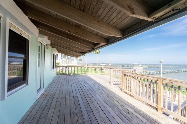 1417 8th Street, Dickinson, TX 77539