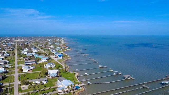 1417 8th Street, Dickinson, TX 77539